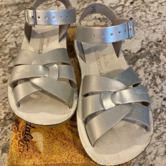 EUC Girls Salt Water Swimmer Sandals, Silver, Size 12 - Picture 2 of 5